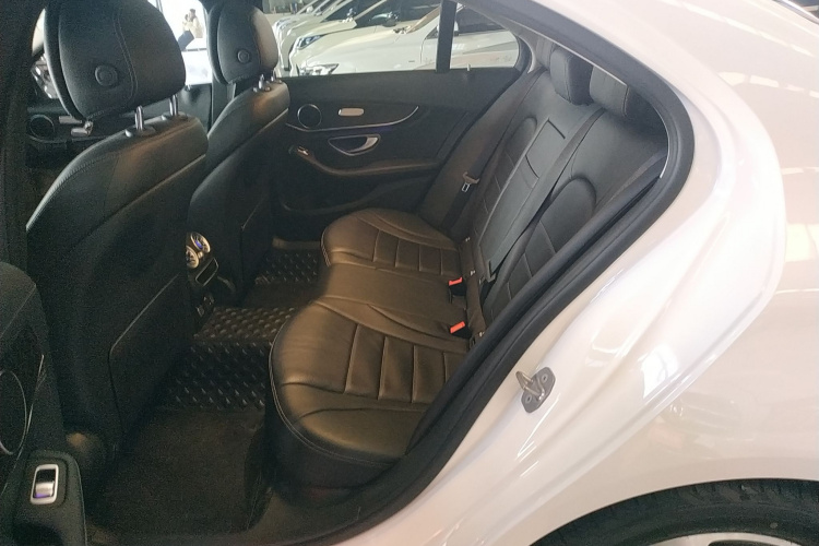 奔驰C级 2020款 C 260 L 运动版中控内饰7004