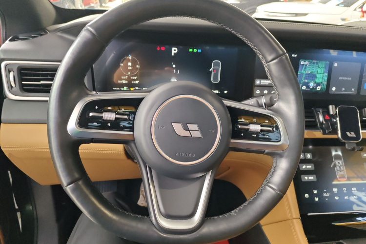 理想汽车 理想ONE 2021款 增程6座版中控内饰13