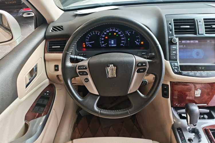 丰田 皇冠 2012款 2.5L Royal 导航版中控内饰13