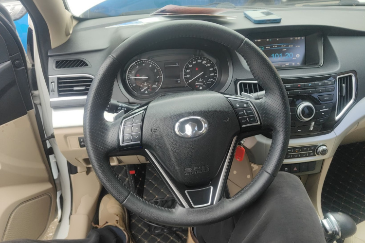 长城C30 2016款 1.5L AMT豪华型中控内饰13