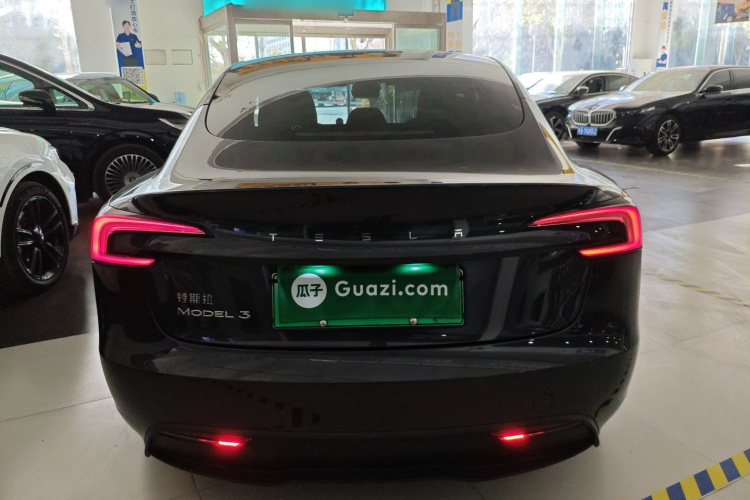 特斯拉 Model 3 2023款 后轮驱动版车身外观6