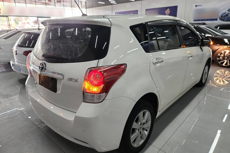 丰田 逸致 2014款 星耀 180G CVT舒适版车身外观6005