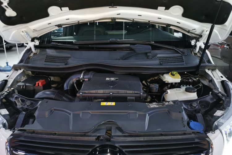 奔驰V级 2018款 V 260 AMG 运动版 国V局部细节24