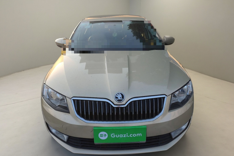 斯柯达 明锐 2015款 1.6L 手动逸杰版车身外观2