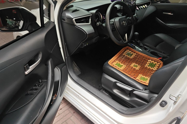 丰田 卡罗拉 2019款 1.2T S-CVT GL先锋版中控内饰20