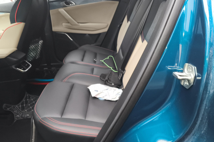 领克06 2020款 1.5T 耀Halo中控内饰21