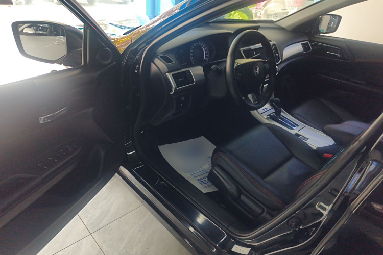 本田 雅阁 2016款 2.0L 舒适版中控内饰20