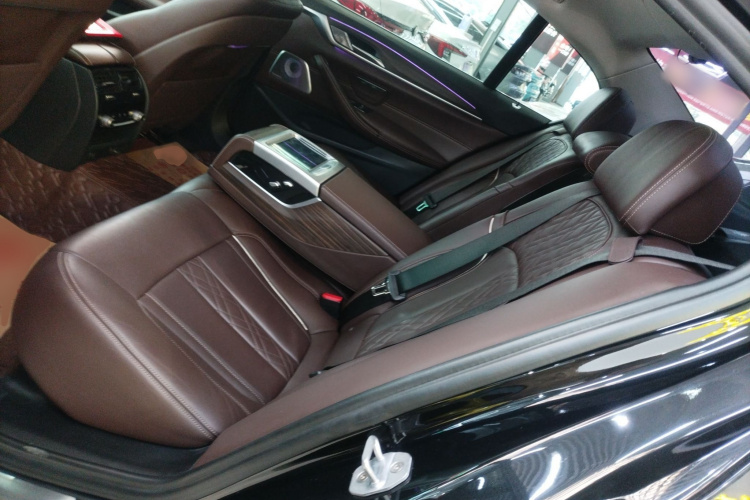 宝马5系 2018款 改款 530Li 尊享型 豪华套装中控内饰7004