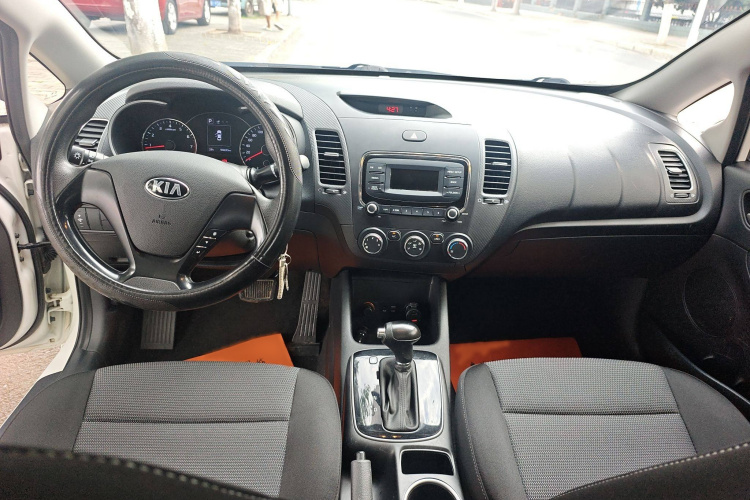 起亚K3 2017款  1.6L 自动15周年特别版GLS中控内饰7003