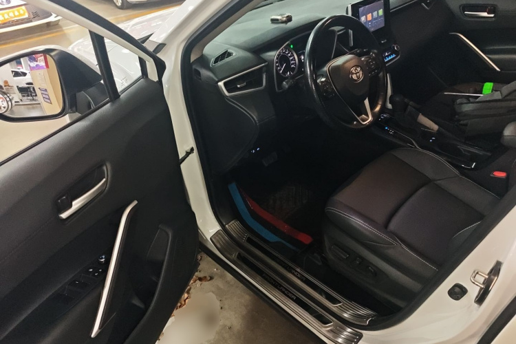 丰田 锋兰达 2022款 2.0L CVT豪华版中控内饰7003