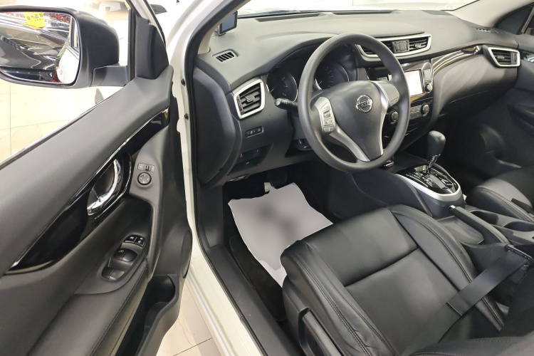 日产 逍客 2017款 2.0L CVT精英版 国V中控内饰7003