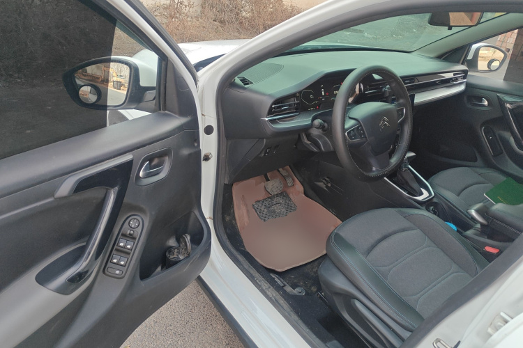 雪铁龙C3-XR 2021款 190THP DCT致尚版中控内饰20