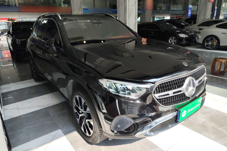 奔驰GLC 2023款 改款 GLC 260 L 4MATIC 动感型 5座车身外观3
