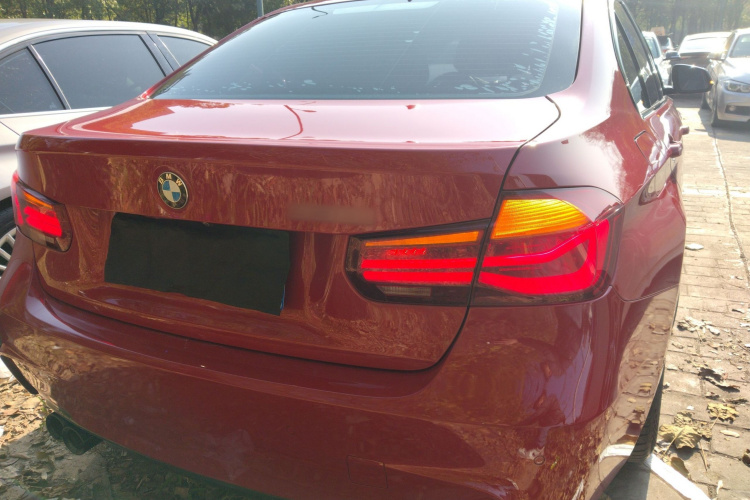 宝马3系 2019款 320i M运动曜夜版车身外观6