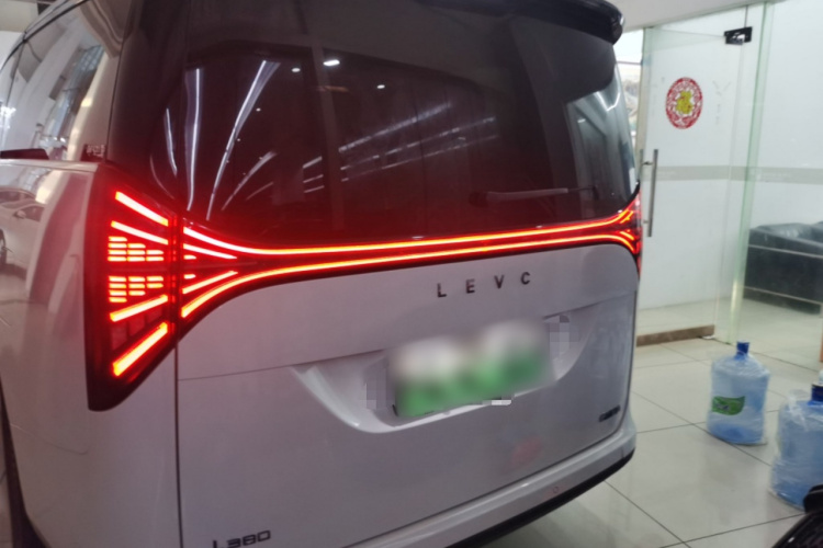 吉利银河 翼真L380 2024款 140度 6座 四驱Ultra车身外观6