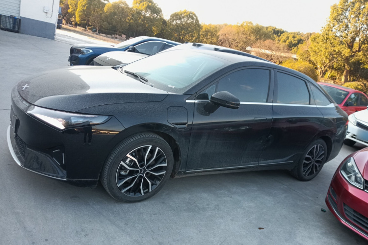 小鹏P5 2021款 460G+车身外观4