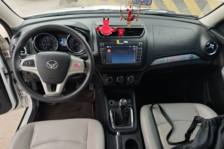 北汽幻速S3 2017款 1.5L 手动豪华型中控内饰12