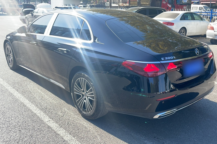 奔驰E级 2024款 改款 E 260 L车身外观6008