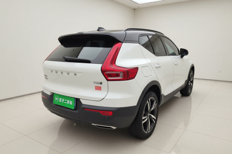 沃尔沃XC40 2020款 T4 四驱智远运动版车身外观7