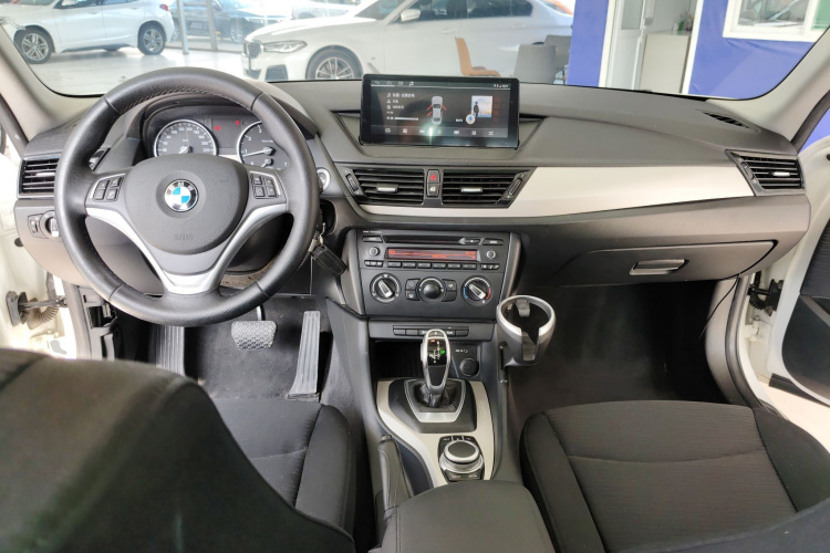 宝马X1 2014款 sDrive18i 时尚型中控内饰12
