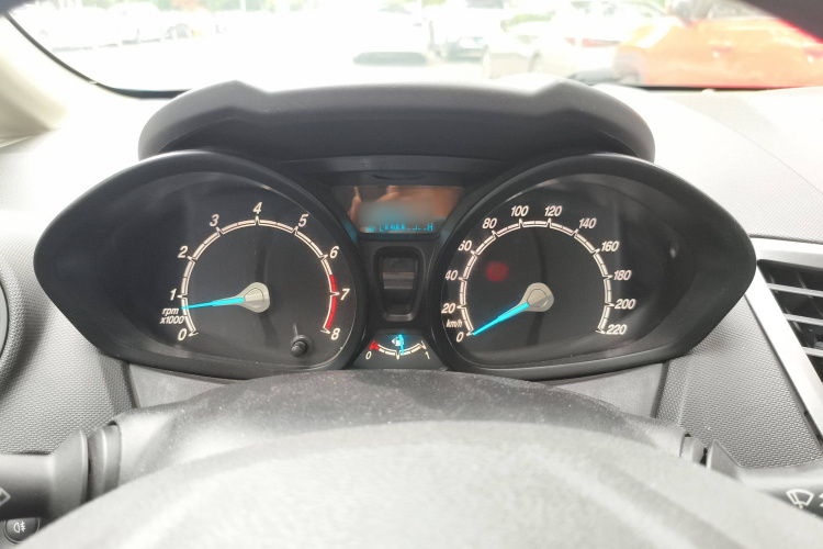 福特 嘉年华 2013款 三厢 1.5L 手动风尚型局部细节14