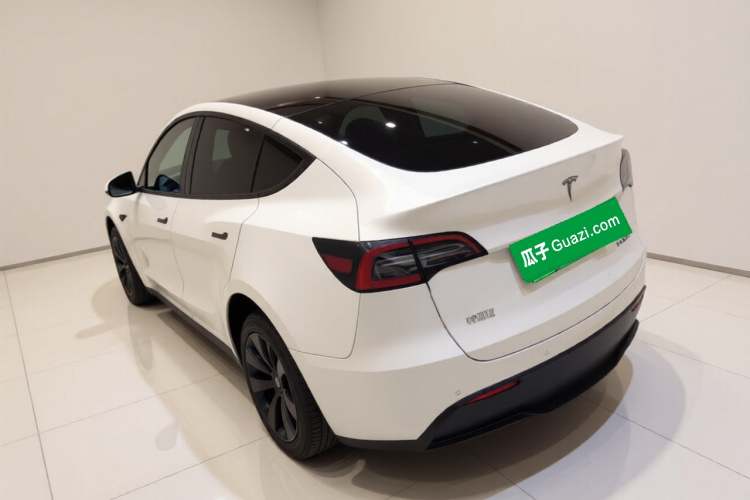 特斯拉 Model Y 2022款 改款 后轮驱动版车身外观5