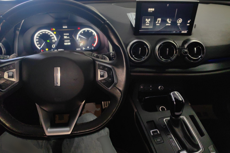 魏牌 VV5 2017款 2.0T 旗舰型中控内饰12