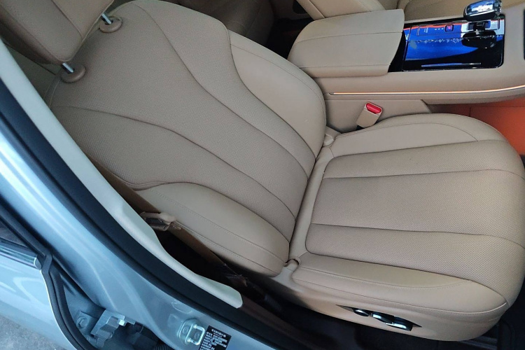 鸿蒙智行 问界M7 2024款 1.5T 后驱Plus版 5座局部细节41