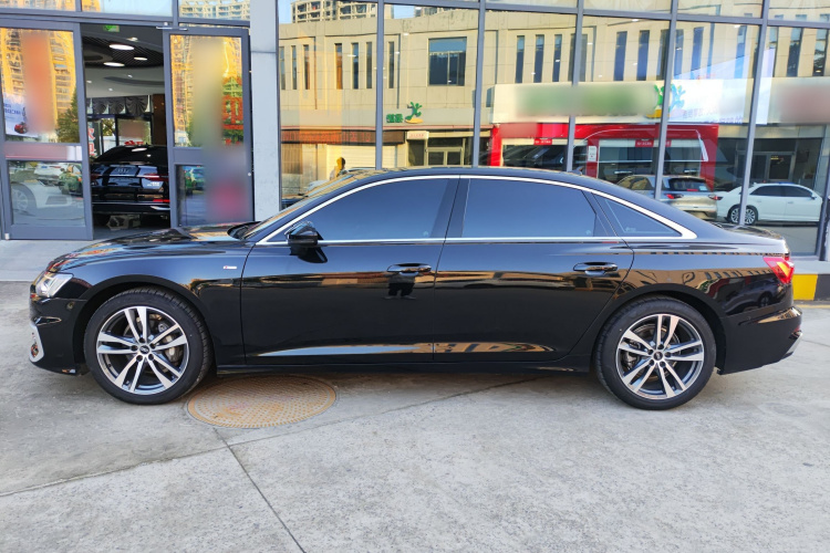 奥迪A6L 2024款 40 TFSI 豪华动感型车身外观4