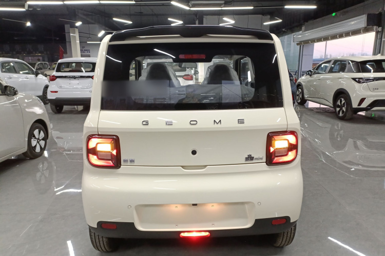 吉利银河 熊猫 2025款 210km 元气熊车身外观6