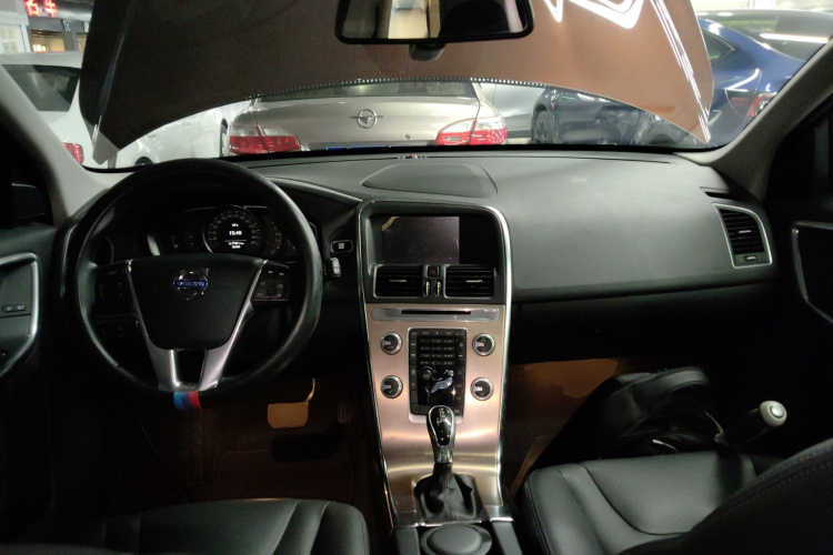 沃尔沃XC60 2016款 T5 智进版中控内饰7002