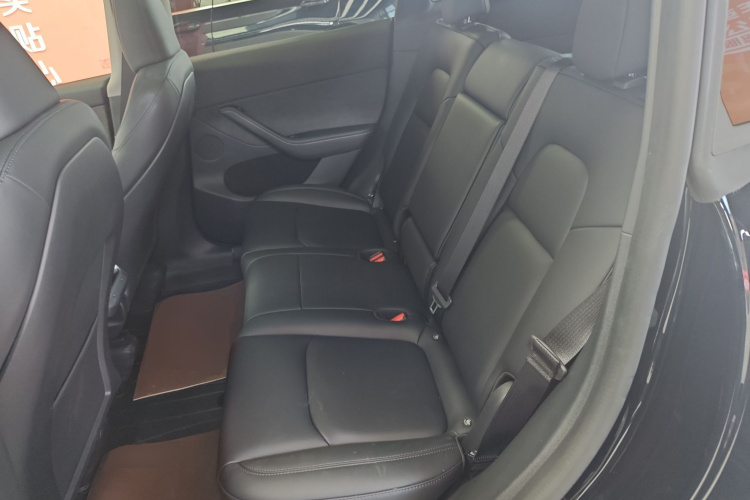 特斯拉 Model Y 2024款 后轮驱动版中控内饰7004