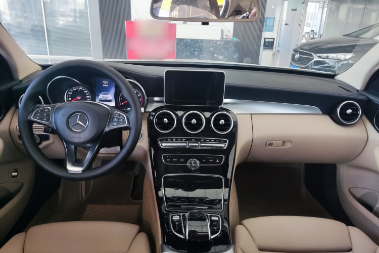 奔驰C级 2015款 C 180 L 运动型中控内饰7002