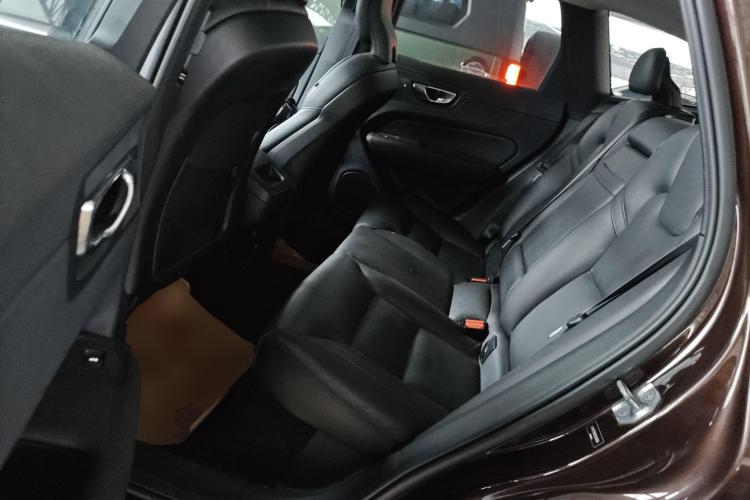 沃尔沃XC60 2019款 T5 四驱智逸版 国VI中控内饰21