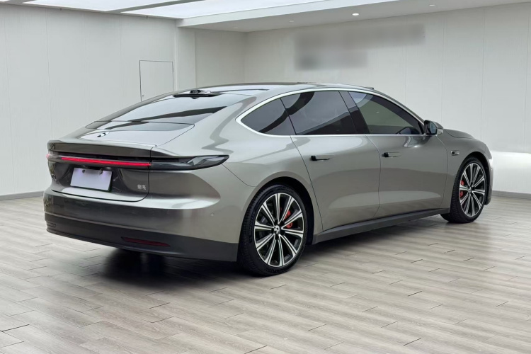 蔚来ET7 2024款 100kWh 行政版车身外观7