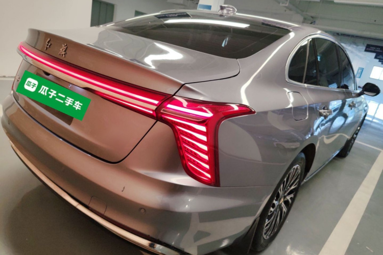 红旗H5 2024款 2.0T 自动智联旗畅版车身外观7