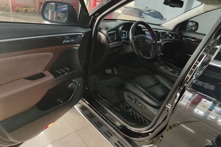 广汽传祺 传祺GS8 2017款 320T 两驱豪华智联版（七座）中控内饰20