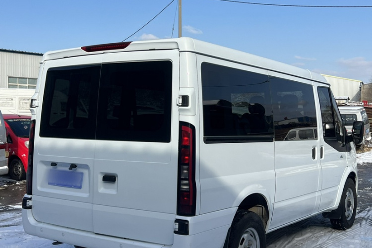 江铃福顺 2023款 2.0T 手动短轴低顶商运型多功能乘用车6座 双开尾门车身外观6004