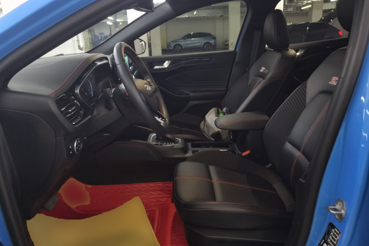 福特 福克斯 2022款 三厢 EcoBoost 180 自动ST Line中控内饰20