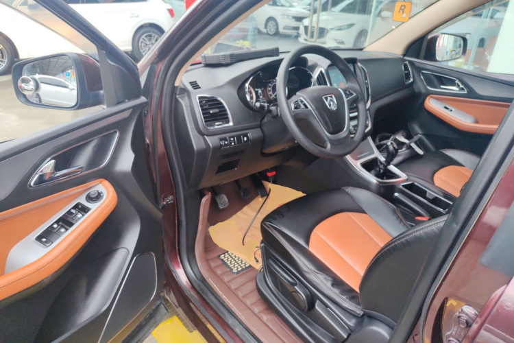 宝骏560 2016款 1.8L 手动精英型中控内饰20