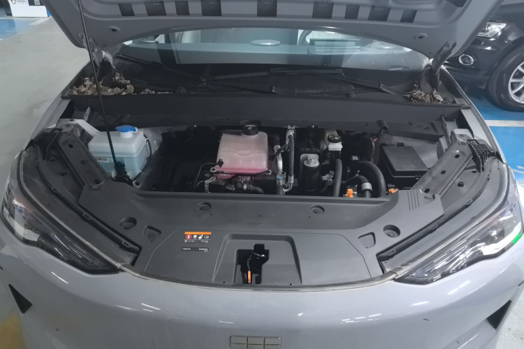 吉利银河 银河E5 2024款 530km 星舰版机舱底盘24