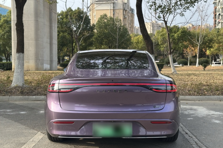 鸿蒙智行 智界S7 2025款 785km Ultra车身外观6008