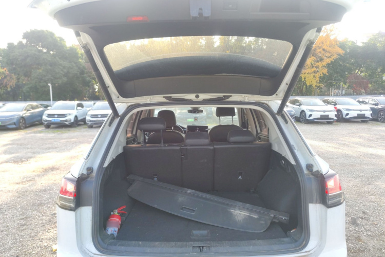 大众 探岳 2023款 300TSI 两驱豪华Plus进阶版机舱底盘23