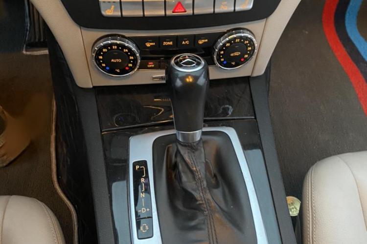 奔驰C级 2013款 C 260 CGI 时尚型中控内饰7003