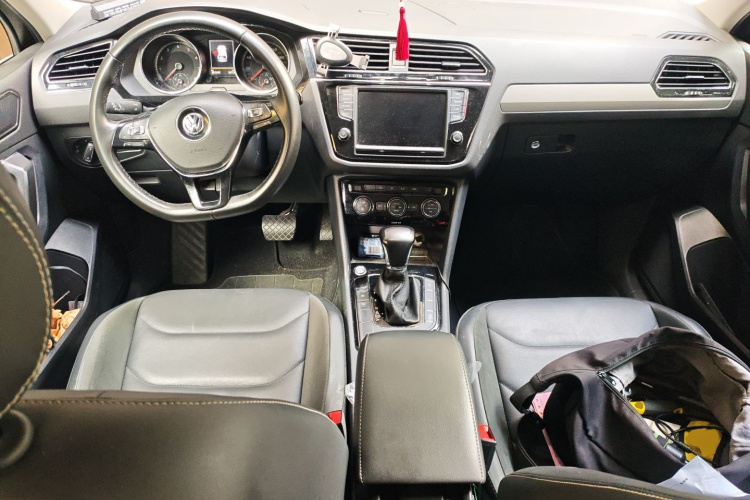 大众 途观L 2018款 330TSI 自动两驱舒适版中控内饰12