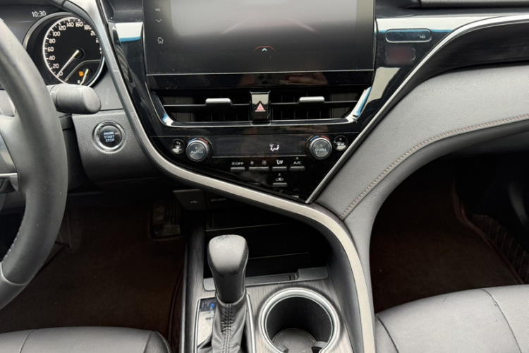 丰田 凯美瑞 2021款 2.0G 豪华版中控内饰7003