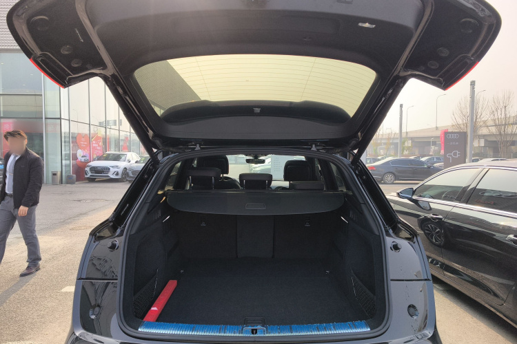 奥迪Q5L 2024款 40 TFSI 豪华动感型机舱底盘23