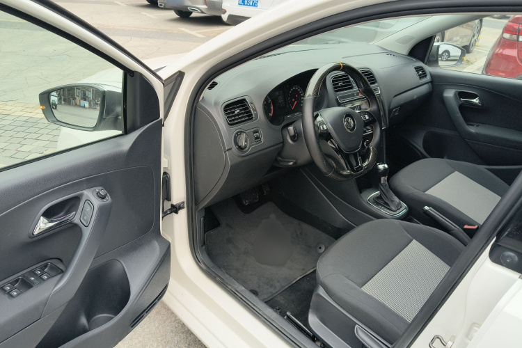 大众 Polo 2016款 1.4L 自动风尚型中控内饰7003