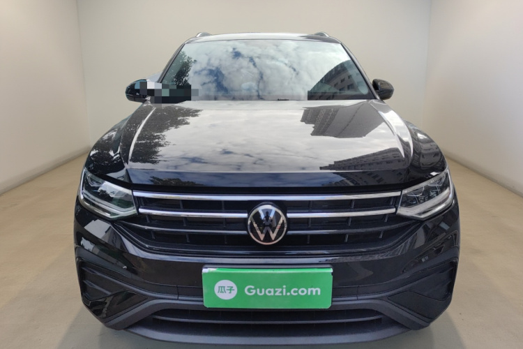 大众 途观L 2025款 出众款 300TSI 自动两驱龙腾版车身外观2