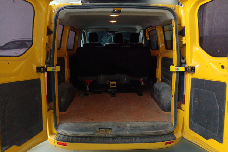 福特 全顺 2017款 2.0T柴油多功能商用车短轴低顶国V局部细节23